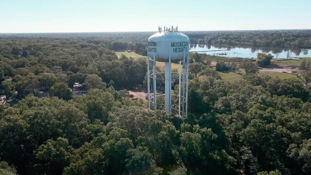 Focus Rotation around the Water Tower on Getty Street.