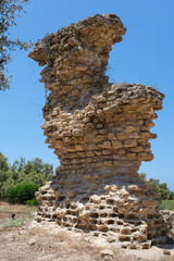 Fototapeta premium REMAINS OF ANCIENT WALLS IN ASHKELON NATIONAL PARK IN ISRAEL
