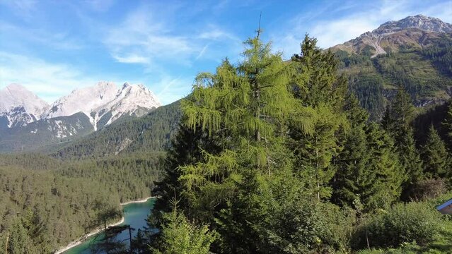 Berge, Wald und See in Österreich