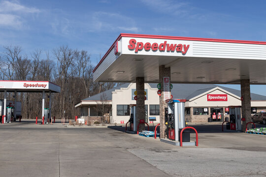 Speedway Gas And Fuel Logo. Speedway Is The Official Fuel Of The NTT IndyCar Series.