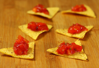 nacos wit tomato salsa