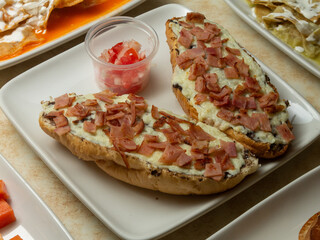 molletes