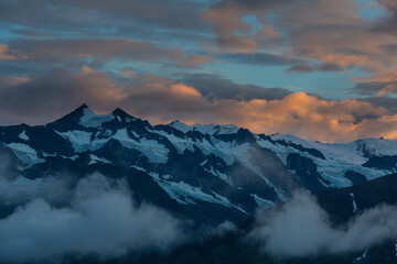 Fototapeta premium Mountains on sunset