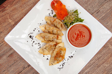 Vegetarian dishes such as salads, quinoa, avocado, vegetables and wraps