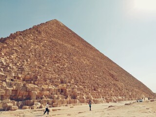 pyramids of giza