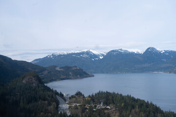 Fototapeta na wymiar シートゥスカイゴンドラ　BC州　バンクーバー　カナダ　Sea to Sky Gondola　Howe Sound　海　大自然　森
