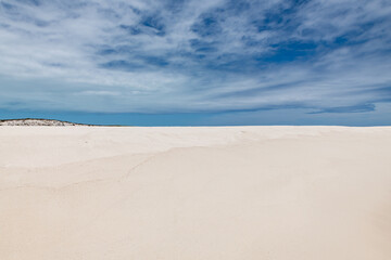 Fototapeta na wymiar Amazing white tropical beach in Cayo de Agua (Water Cay) in Los Roques Archipelago (Venezuela).