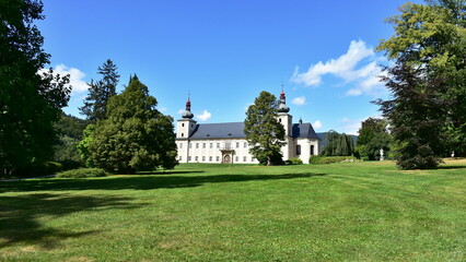 Fototapeta na wymiar castle in loucna nad Desnou in Czech republic