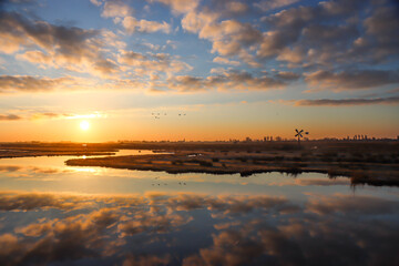 Fototapeta na wymiar Sunrise in the polder