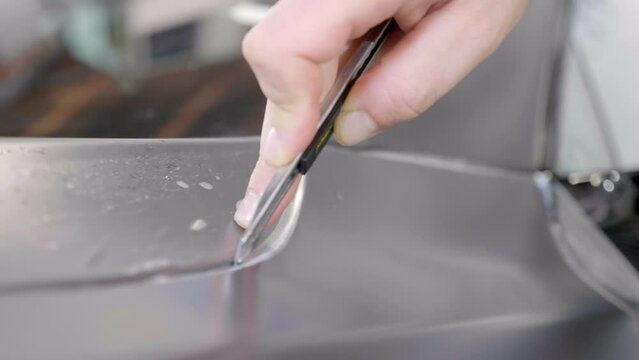 Sharp Utility Nice Cuts Out Car Exterior Body Parts in Wrapping Foil