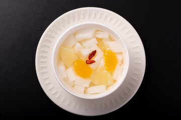 杏仁豆腐　(みかん・パイン入り)