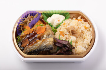 三陸産さんま竜田と舞茸しめじご飯弁当