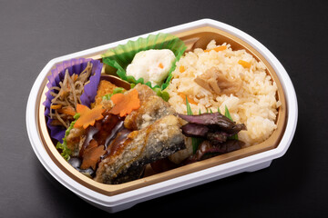 三陸産さんま竜田と舞茸しめじご飯弁当