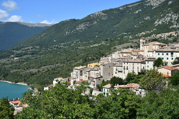 Fototapeta na wymiar Panoramic view of Barrea, a village in abruzzo region in Italy.