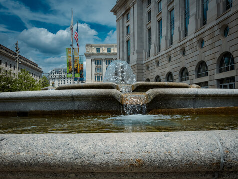 Washington DC Fountain, Surrounded By Neoclassical Architecture