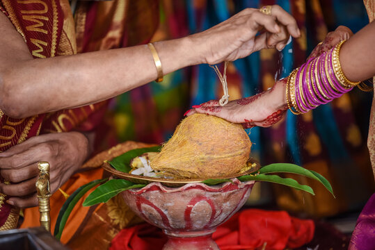 hands of wedding