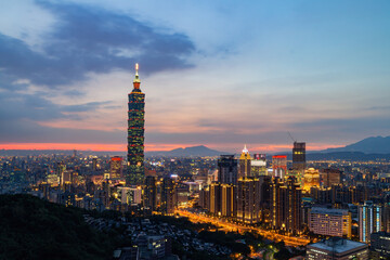 Fototapeta premium Sunset landscape of Xinyi District cityscape
