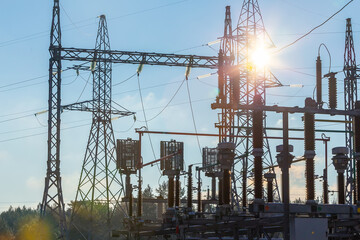 Electrical transformer, equipment for stepping up or stepping down voltage, high voltage power plant