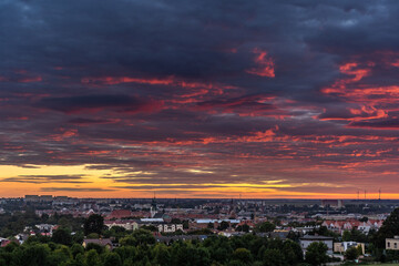 Fototapeta Zachód słońca nad miastem obraz