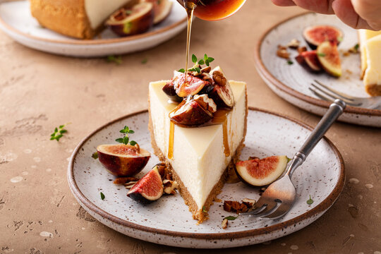 Fall cheesecake with figs and maple syrup