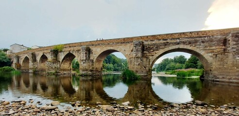 Puente romano sobre el río Miño en Lugo, Galicia