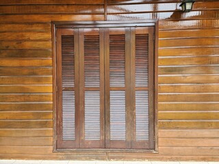 janela de madeira