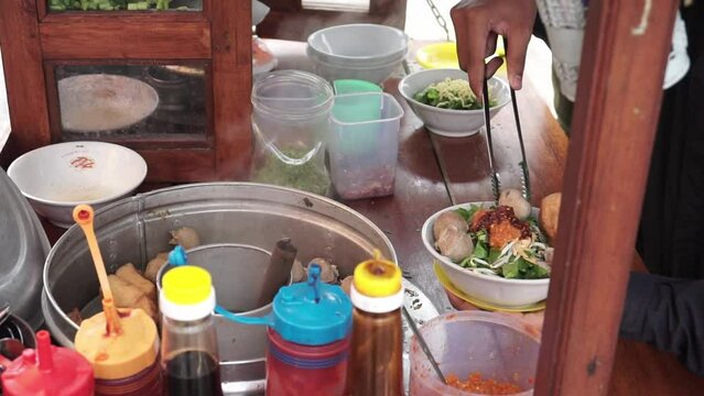 Indonesian meatballs are sold with the concept of self service, so that buyers are free to take items according to their taste.