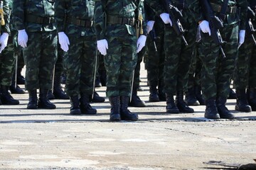 soldiers in cemetery