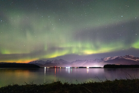 Juneau's Springtime Aurora Borealis © Jerad