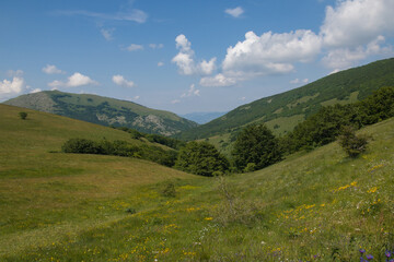 Fototapeta na wymiar Panoramic view of Valsorda mountain during spring in Umbria Italy