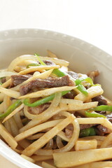 Chinese cooking, beef and bamboo shoot stir fried with green pepper