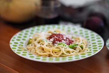 Spaghetti with cheese, pasta and herbs.