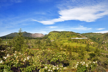 Obraz premium 浅間白根志賀さわやか街道からみる山並み