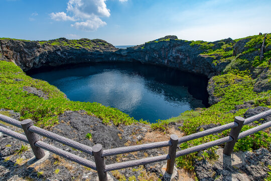 下地島の通り池 の画像 1 件の Stock 写真 ベクターおよびビデオ Adobe Stock
