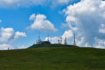青空の美ヶ原高原　電波塔