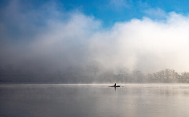 Obraz na płótnie Canvas fishing in the fog