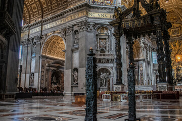 Wnętrze Bazyliki św. piotra w Rzymie - obrazy, fototapety, plakaty