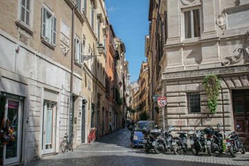 Rzymskie wąskie uliczki
