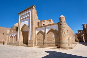 Fototapeta na wymiar beautiful builging in the ancient city of khiva, uzbekistan