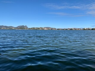 Fototapeta premium Panorama da lagoa de piratininga em Niterói no Rio de Janeiro.