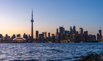 Obraz premium Toronto City downtown twilight skyline panorama. Ontario, Canada.