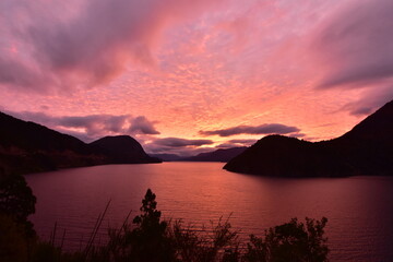 atardecer en el lago