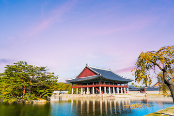 Naklejka premium Gyeongbokgung Palace In autumn it is beautiful with blue sky and clouds that move and no people.