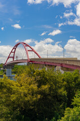 Obraz premium 紀の川河口に架かる青岸橋