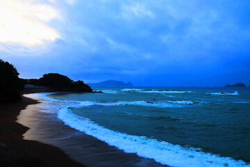 Fototapeta na wymiar beach at sunrise