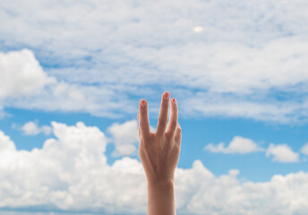 hands in sky