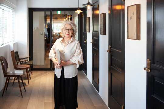 「老人会」の画像 35,964 件の Stock 写真、ベクターおよびビデオ Adobe Stock