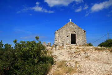 Fototapeta na wymiar Chapel on top of Mount Hum island of Vis in Croatia