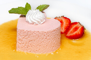 strawberry souffle with strawberries and mint leaves