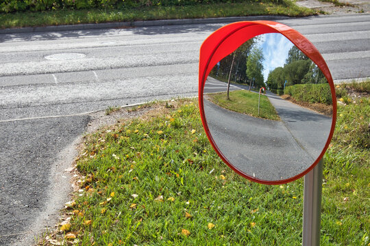Outdoor convex safety mirror